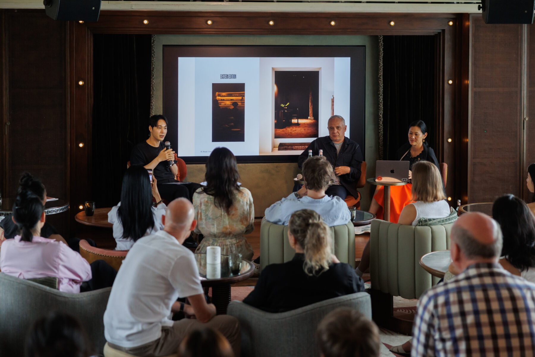 A HotelTechLIVE executive session in progress